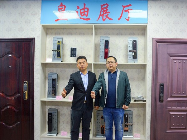 深思熟慮、共展宏圖：祝賀崔先生簽約皇迪西寧經(jīng)銷(xiāo)商