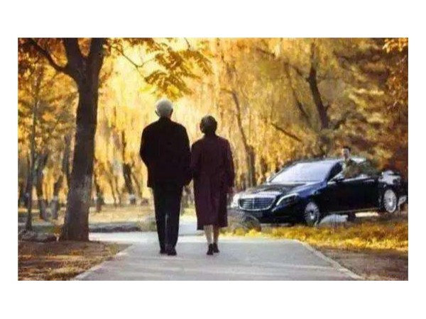 為什么要給父母買(mǎi)一把指紋鎖？這兩個(gè)忘帶鑰匙的新聞就是答案